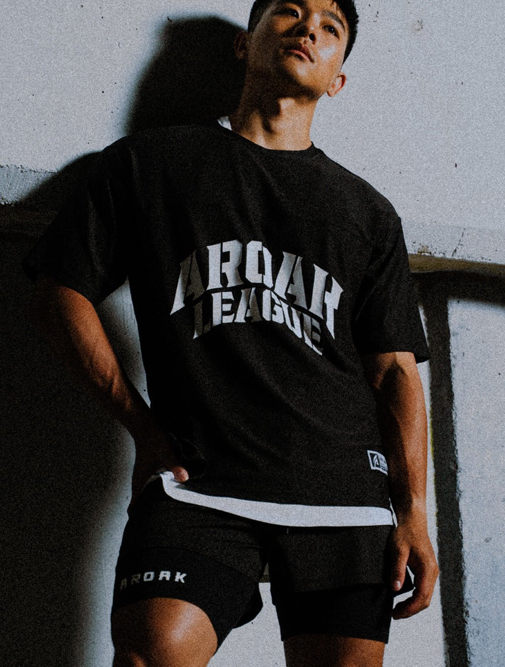 TuckAir™ OVERSIZED 休閒短袖上衣 (黑) - AROAK 機能健身服飾 | 專為健人打造