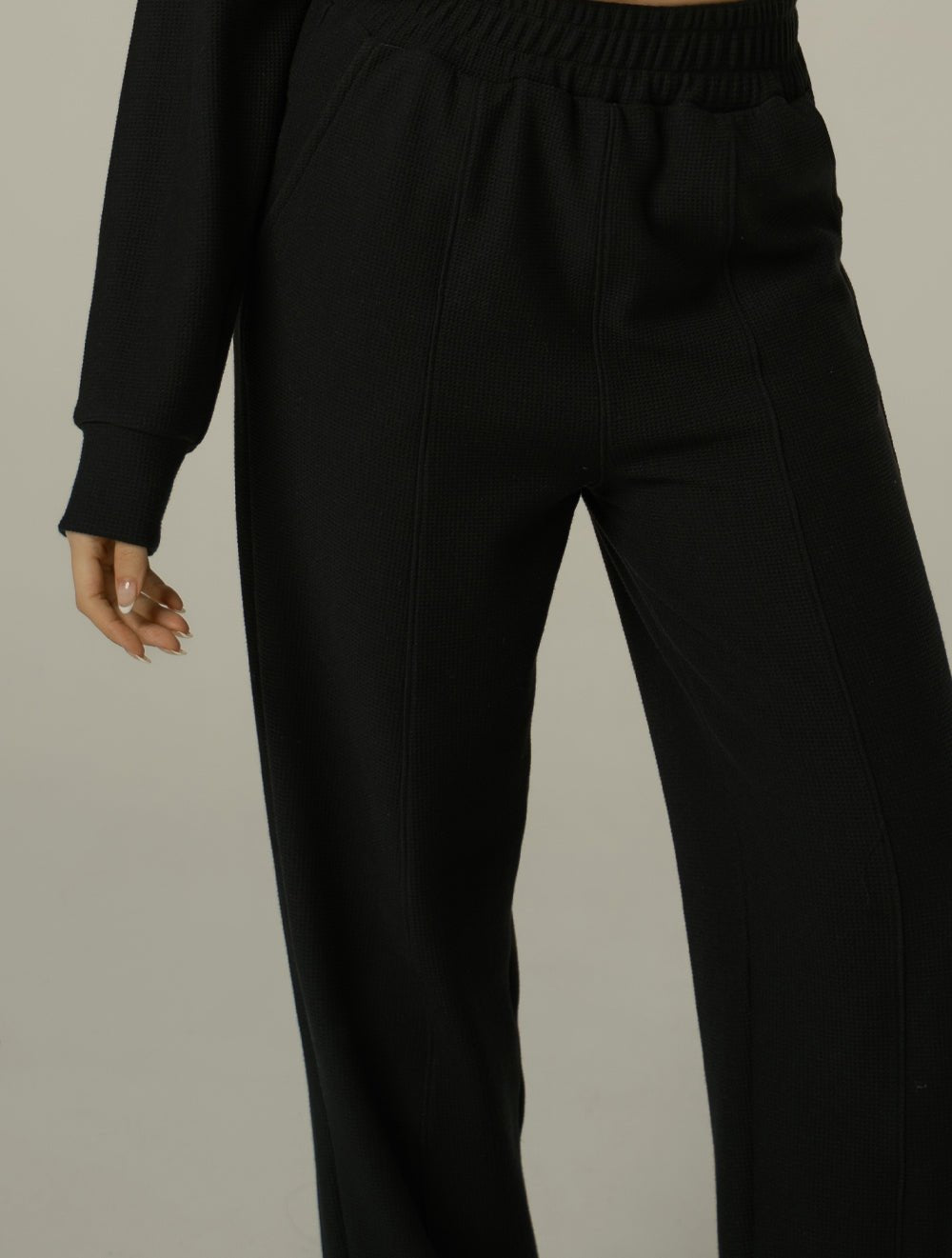 Wafflux™ 雲感縮口長褲25 - 2 (黑) - AROAK 機能健身服飾 | 專為健人打造