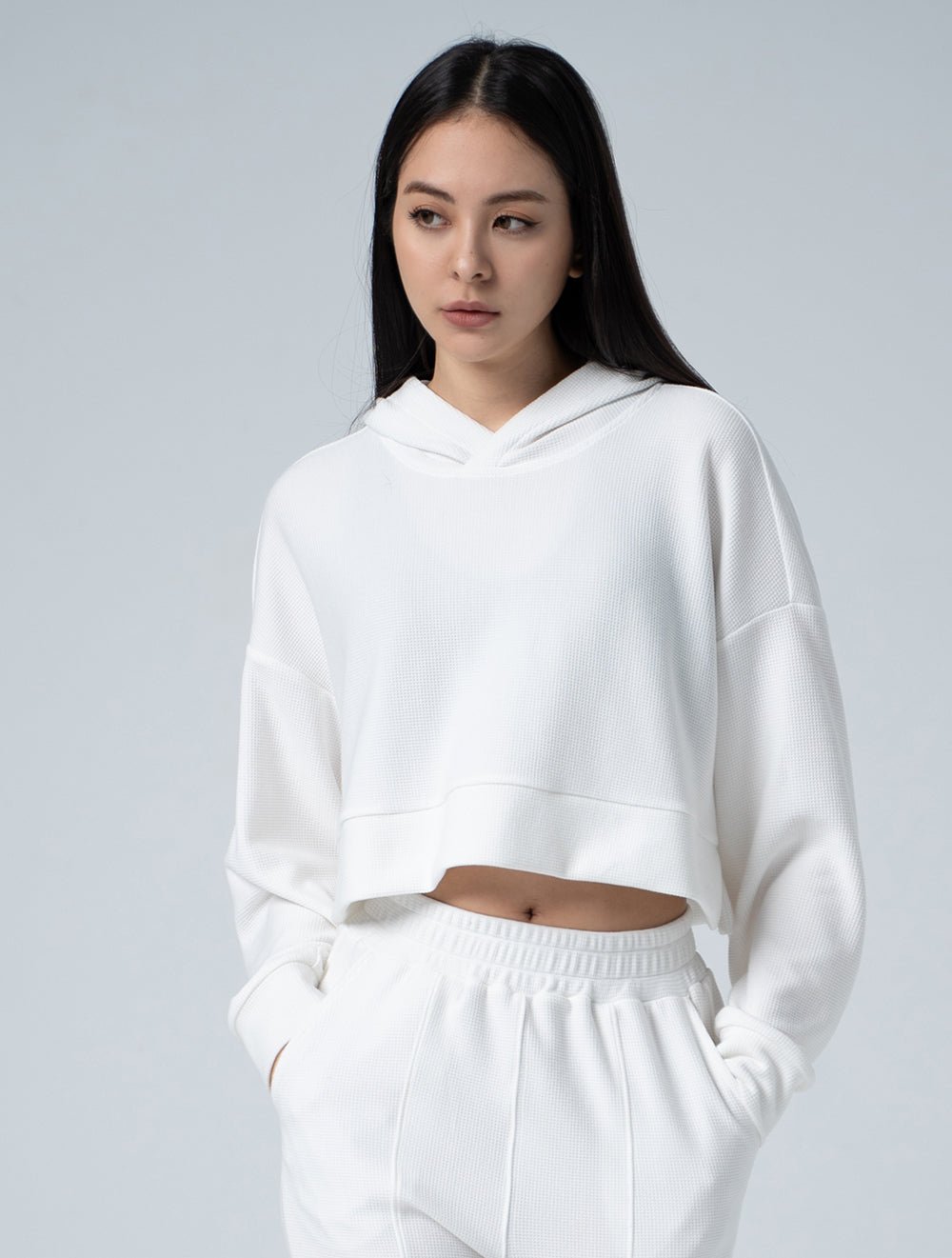 Wafflux™ 雲感短版連帽上衣 25 - 2 (白) - AROAK 機能健身服飾 | 專為健人打造