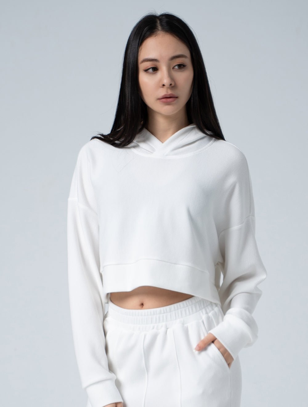 Wafflux™ 雲感短版連帽上衣 25 - 2 (白) - AROAK 機能健身服飾 | 專為健人打造