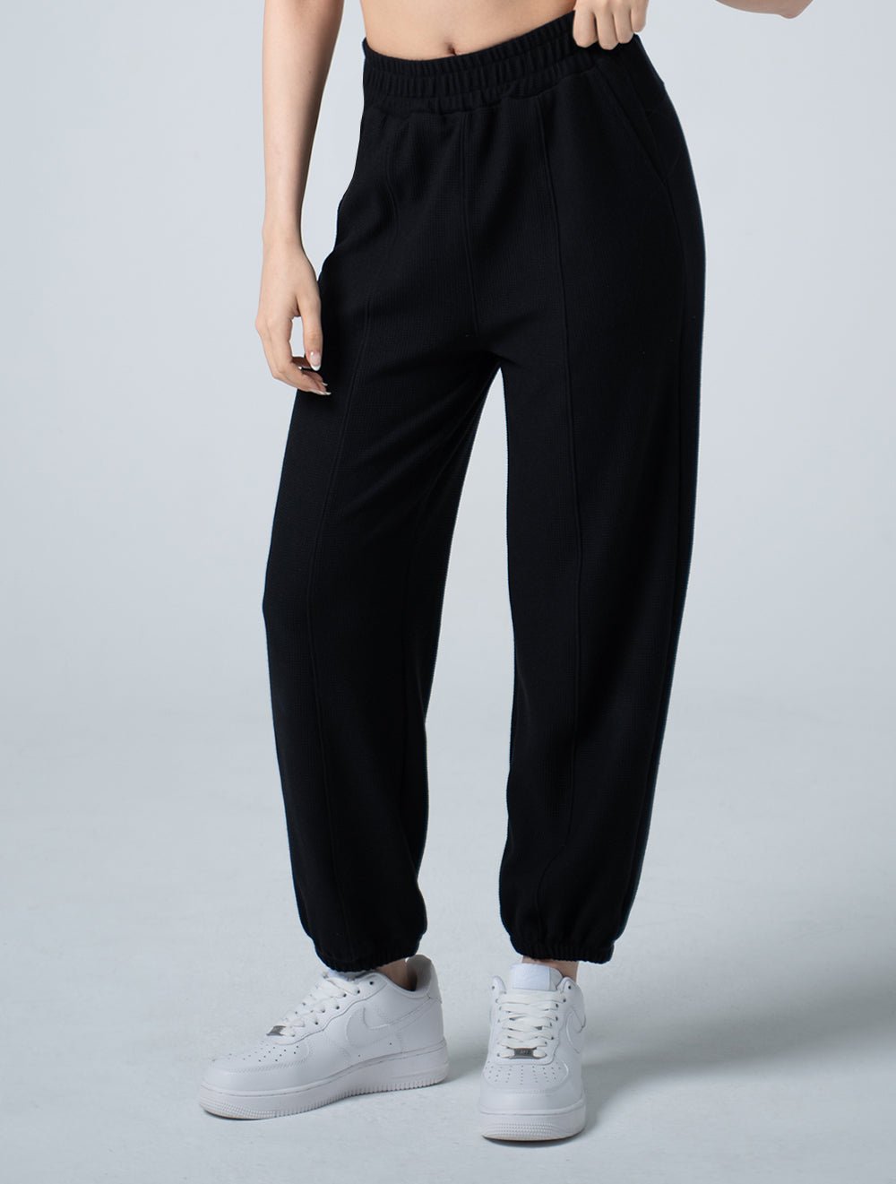 Wafflux™ 雲感縮口長褲25 - 2 (黑) - AROAK 機能健身服飾 | 專為健人打造