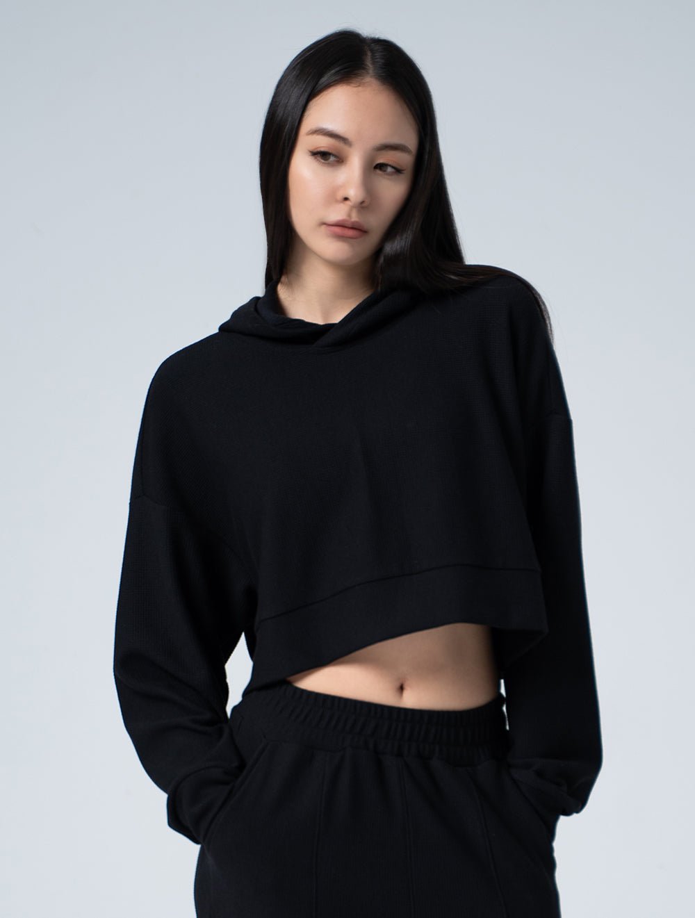 Wafflux™ 雲感短版連帽上衣 25 - 2 (黑) - AROAK 機能健身服飾 | 專為健人打造