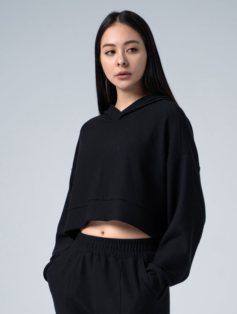 Wafflux™ 雲感短版連帽上衣 25 - 2 (黑) - AROAK 機能健身服飾 | 專為健人打造