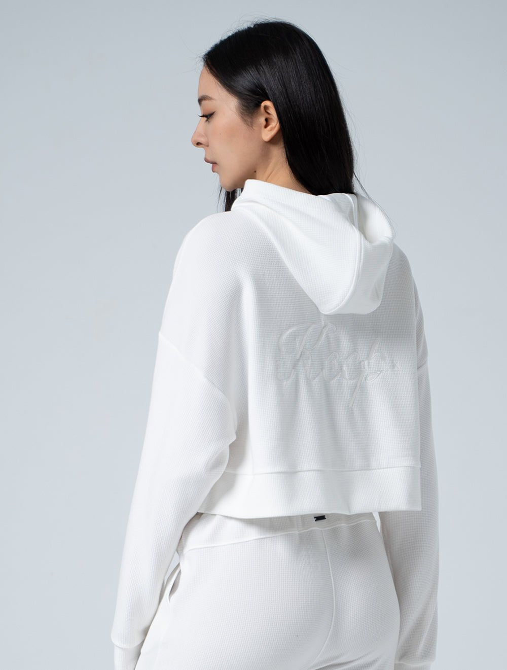 Wafflux™ 雲感短版連帽上衣 25 - 2 (白) - AROAK 機能健身服飾 | 專為健人打造