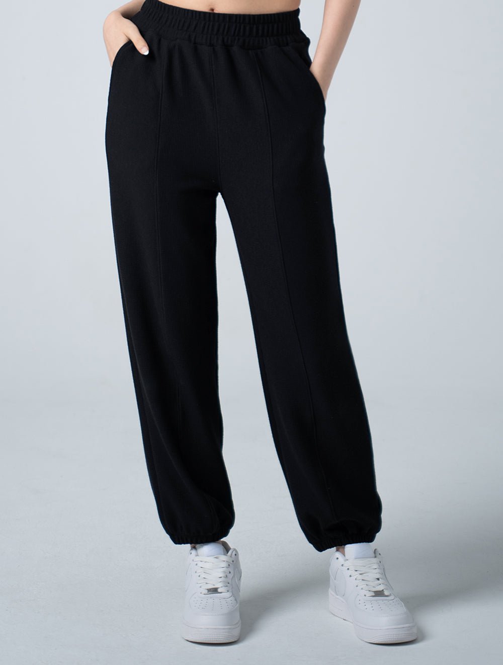 Wafflux™ 雲感縮口長褲25 - 2 (黑) - AROAK 機能健身服飾 | 專為健人打造