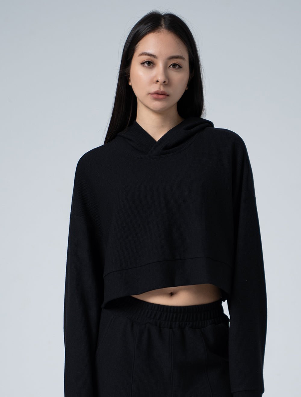 Wafflux™ 雲感短版連帽上衣 25 - 2 (黑) - AROAK 機能健身服飾 | 專為健人打造