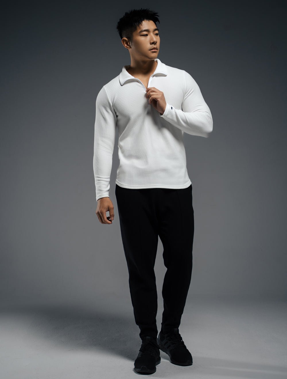 Wafflux™ 雲感半開襟上衣 (黑) - AROAK 機能健身服飾 | 專為健人打造