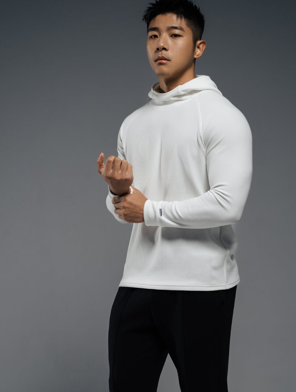 Wafflux™ 雲感連帽上衣 (黑) - AROAK 機能健身服飾 | 專為健人打造